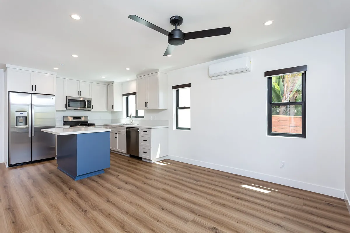 Building Photo - 2610-2612 Juan St #2610-2