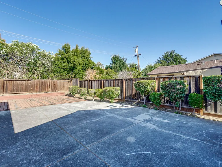 1109 White Cliff Dr — Photo 56