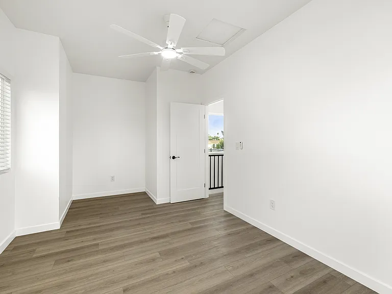 5006 La Dorna St #1 — Photo 16