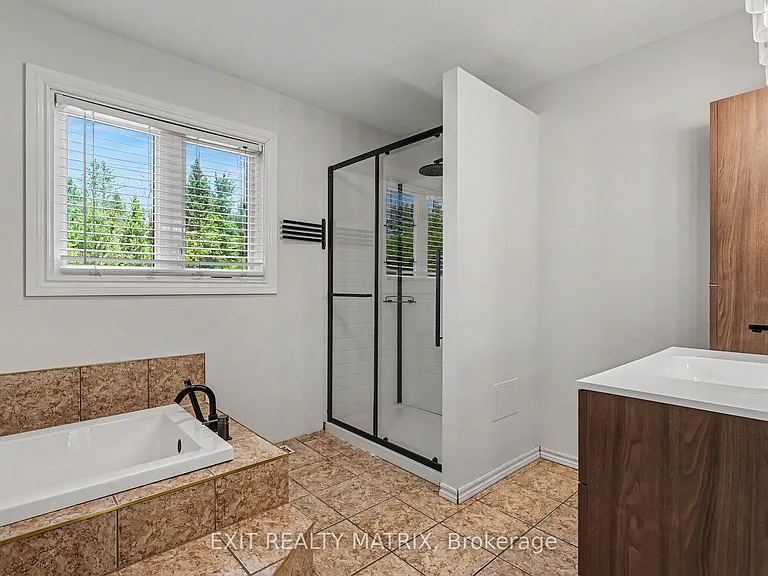 155 Ladouceur St — Photo 6