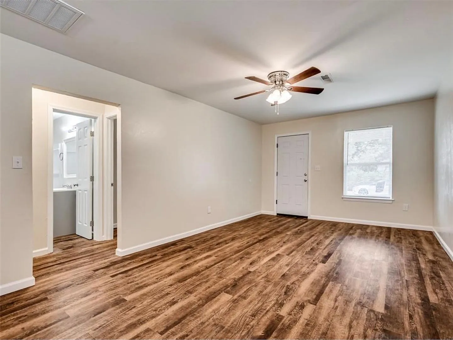 1823 N. Louisa Ave. — Photo 4