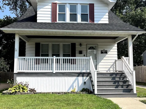 34822 Ash St, Wayne, MI 48184