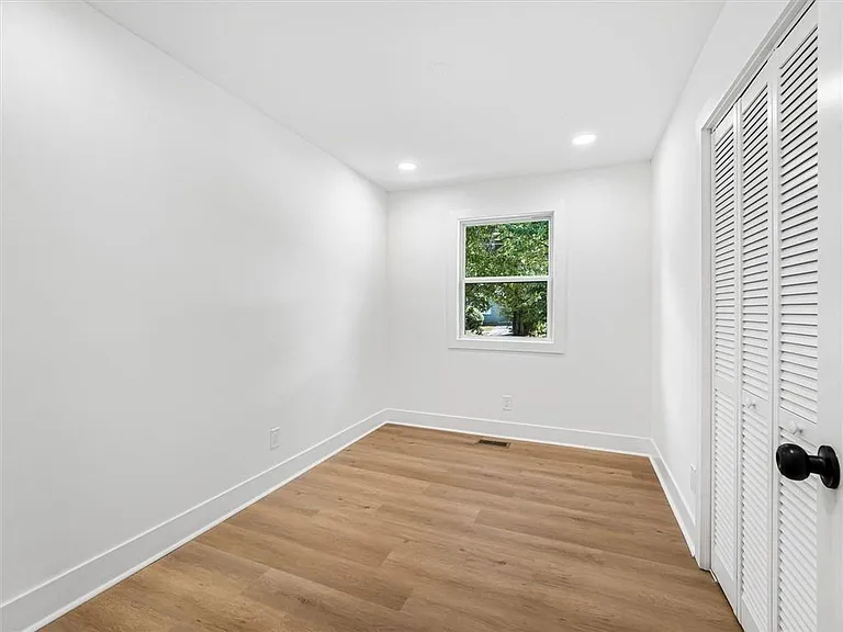 454 Oak Dr SE — Photo 17