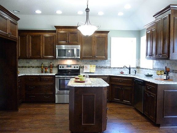 3rd image of 4011 Taylor Way
