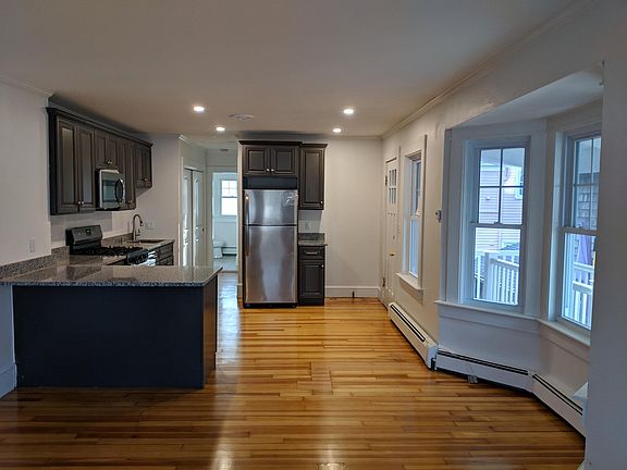 4th image of 23 Madison St #2R