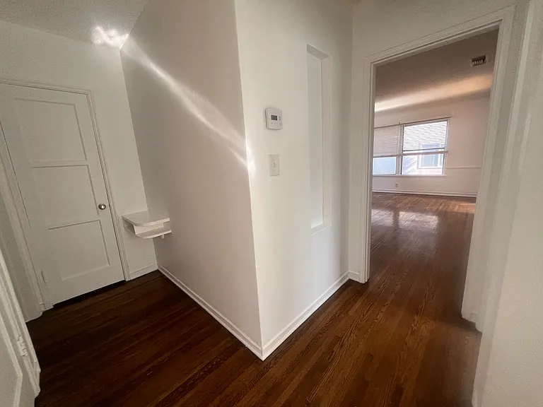 445 N Doheny Dr #F — Photo 15