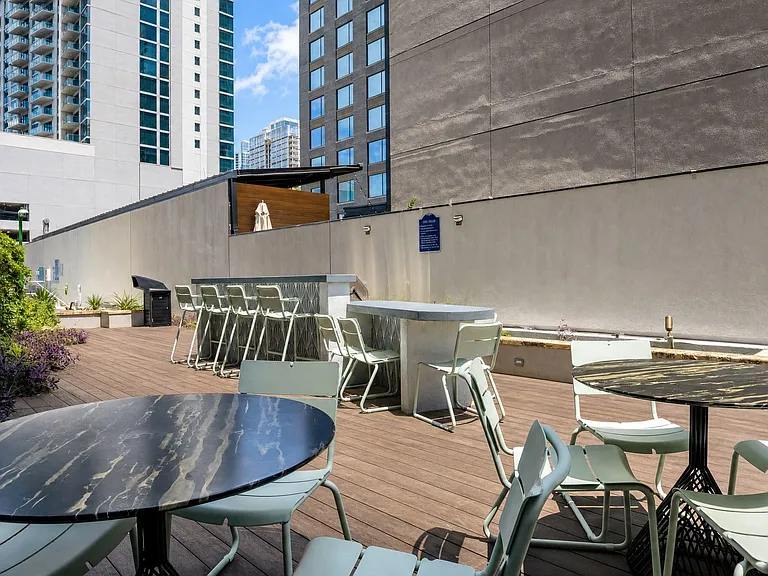603 Davis St #1207 — Photo 28