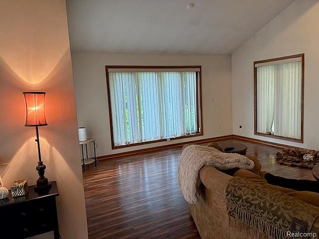 8454 Fawn Valley Dr, photo 7