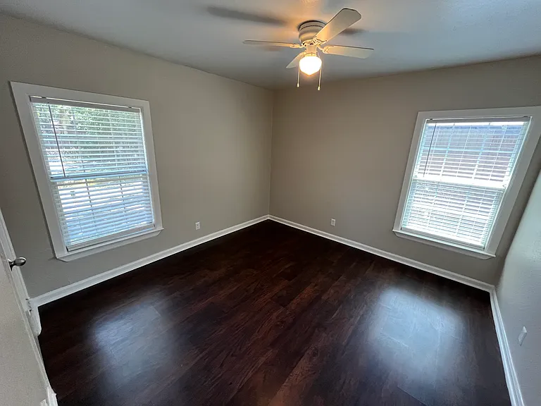 11302 Stallcup Dr — Photo 10