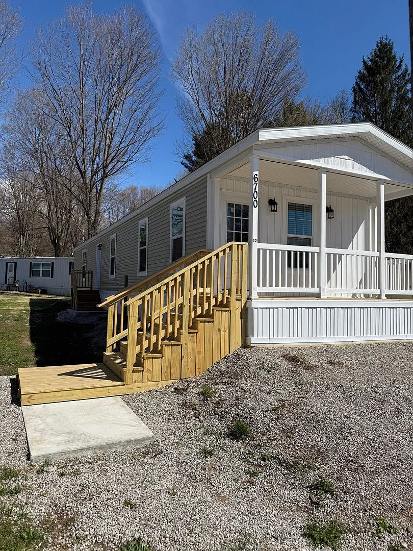 Lot 12 — Photo 2
