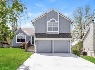 1143 Meadowlark Ln, Liberty, MO 64068