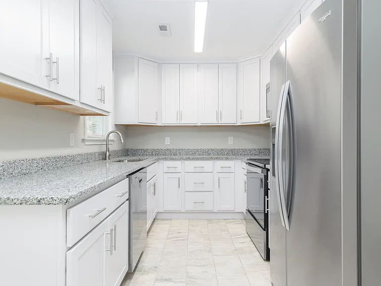 2 Bedroom/1 Bath and 3 Bedroom/2 Bath Quadplex — Photo 7