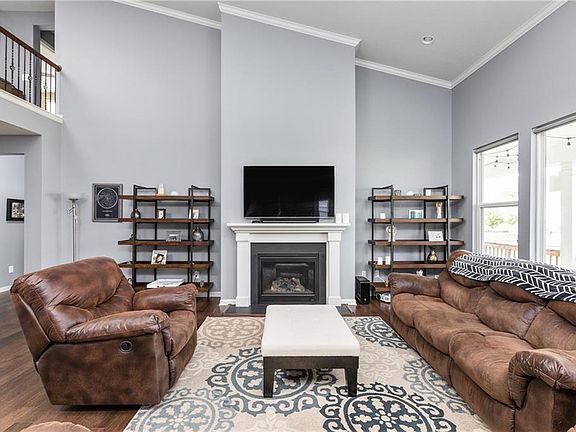 4th image of 9644 Summerton Dr