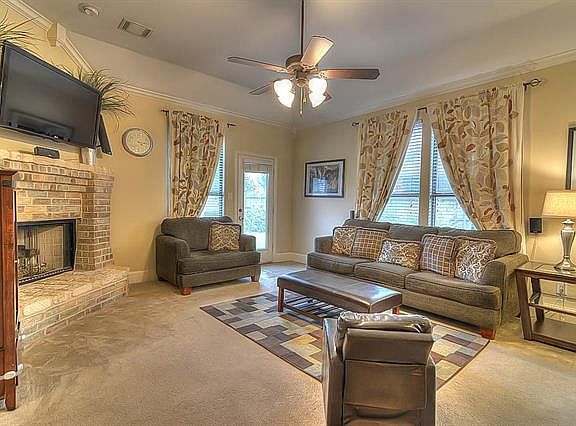 3rd image of 7224 Vista Hill Ln