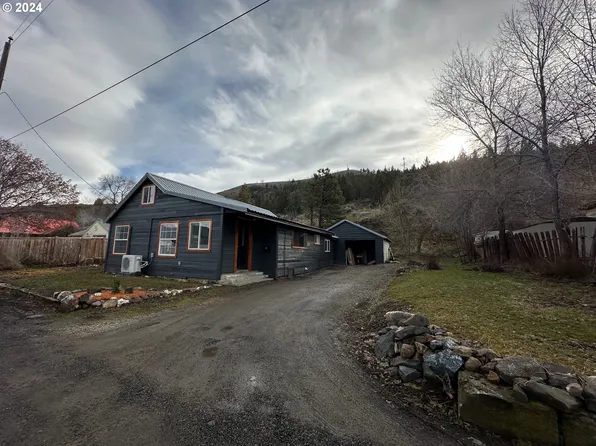 518 SE 2nd Ave, John Day, OR 97845