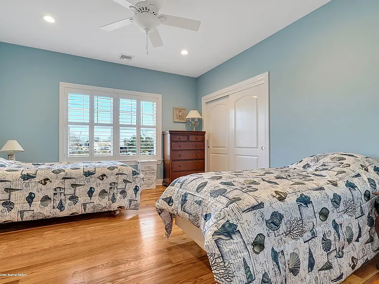 330 Villa Park Way — Photo 26