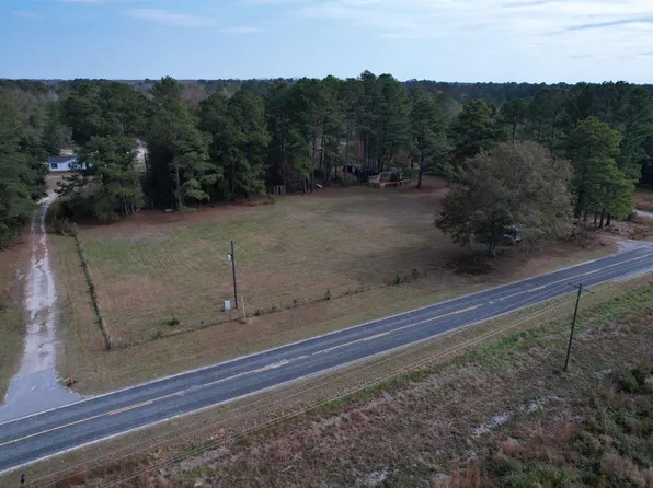 7262 N Brewington Rd., Manning, SC 29102