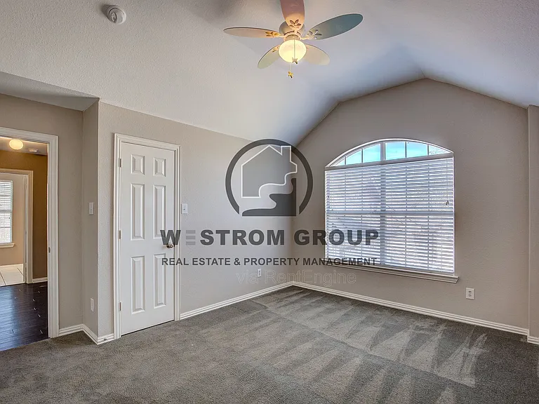191 Durango Dr — Photo 32