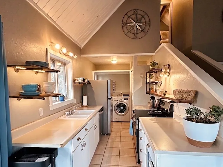 672 Caddy Cir — Photo 12