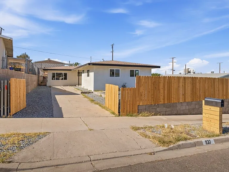 937 Elizabeth St — Photo 1