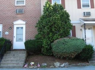 1093 Pine Grove Cir, Allentown, PA 18106