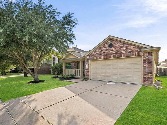 3rd image of 19518 Aventine Plantation Dr