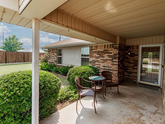 2nd image of 5242 E Woodhaven Dr