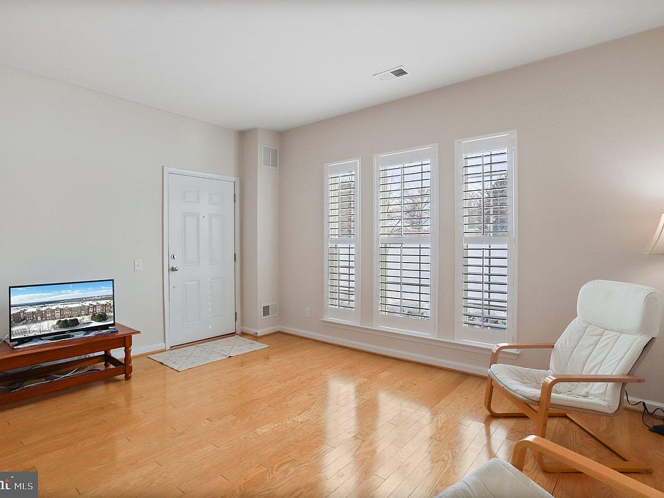 42827 Burrell Sq, Ashburn, VA 20147 Zillow