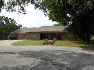 10 Creekwood Trl, Bowie, TX 76230