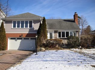 808 Wolfs Lane, Pelham, NY 10803