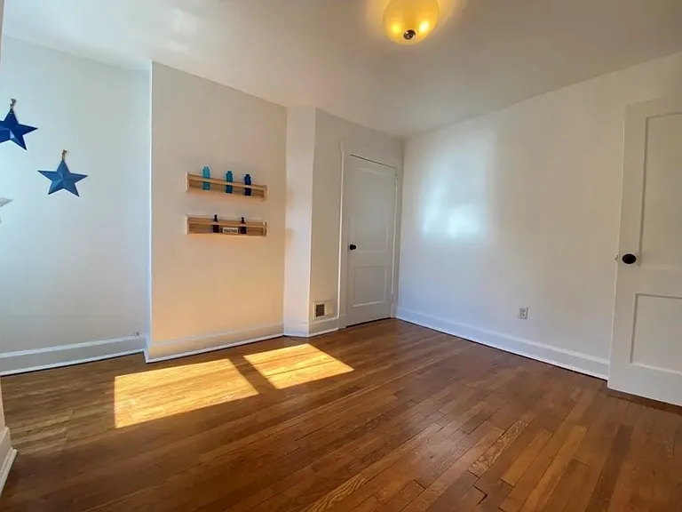 5556 Bartlett St — Photo 7