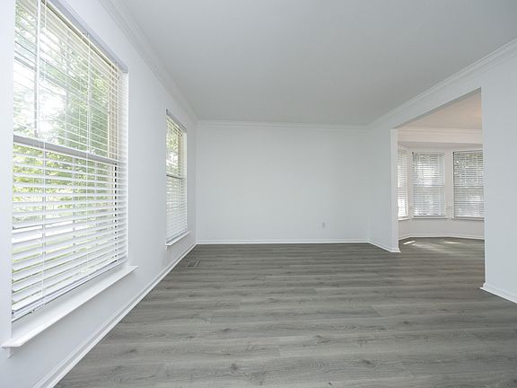5th image of 541 Bluestone Rd