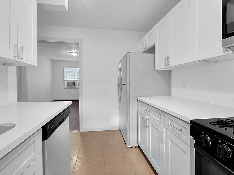 2503 Delano St — Photo 11