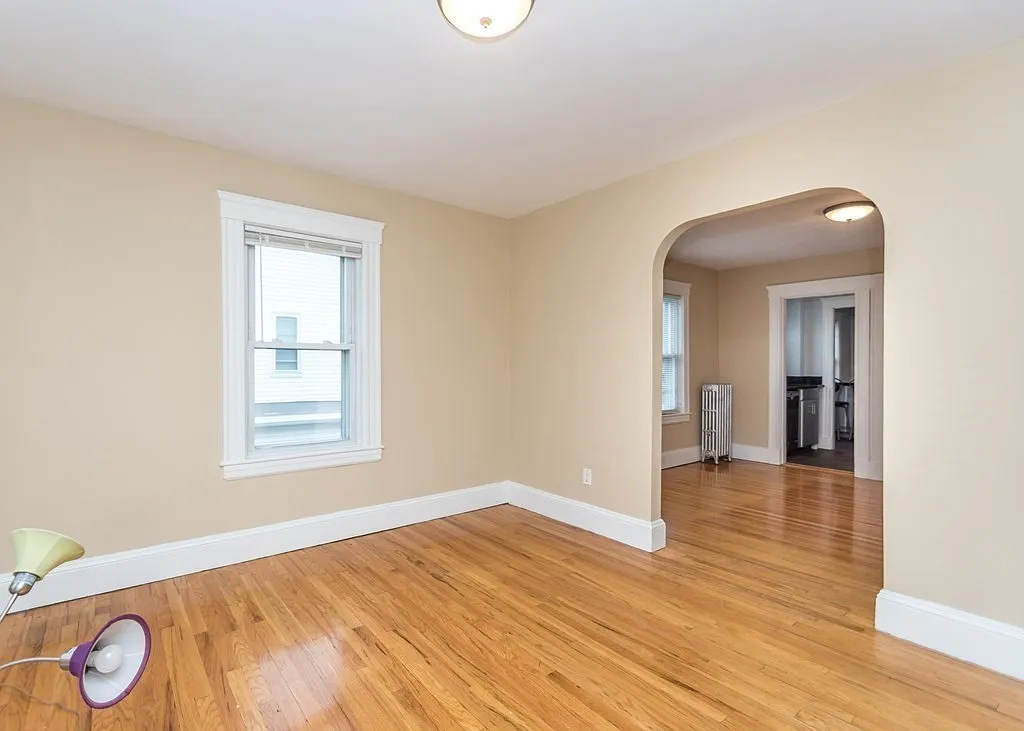 3 bed, 1250 sqft, $3,000 — Photo 2