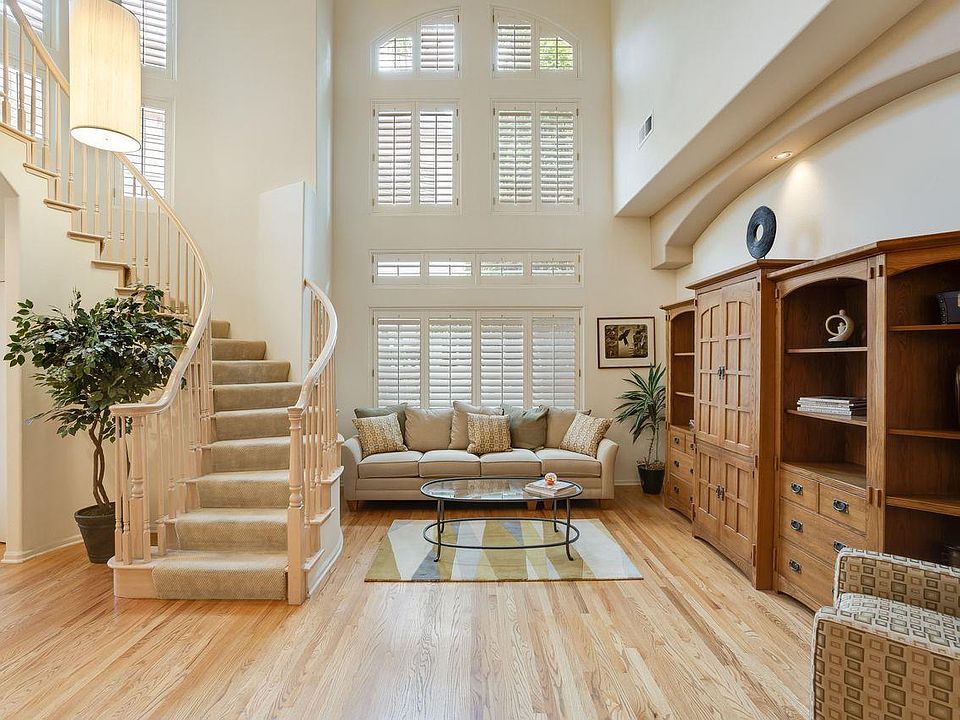 1st image of 2205 Vizcaya Cir