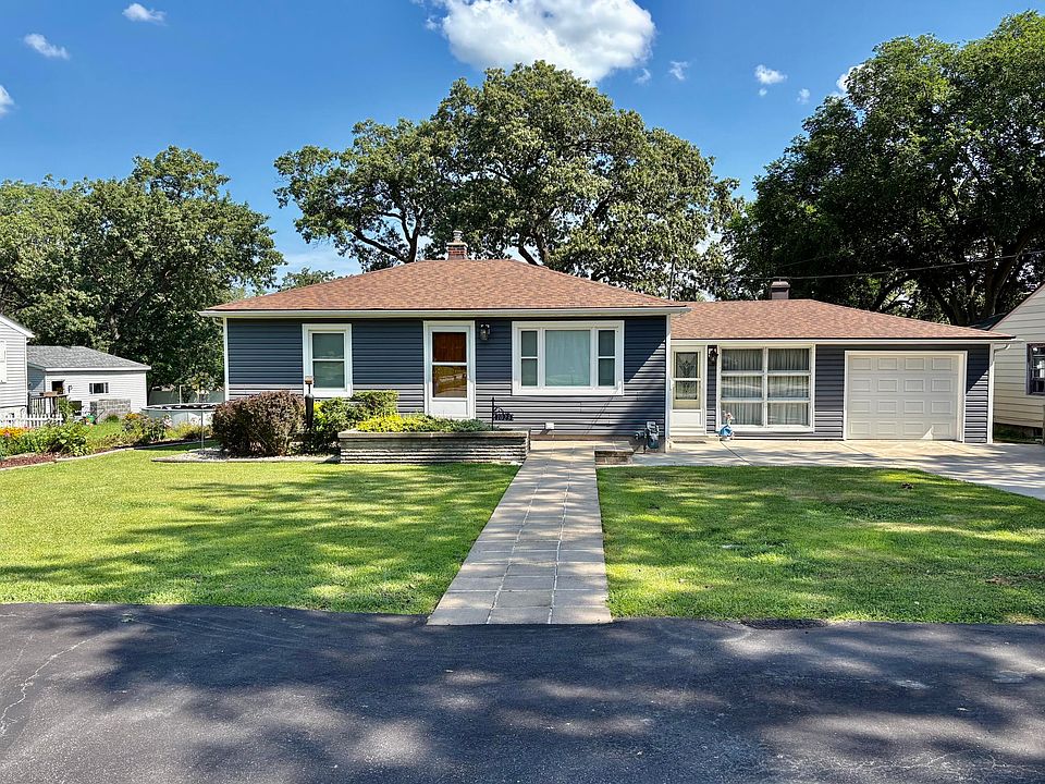 1st image of 1023 Riverlane Dr