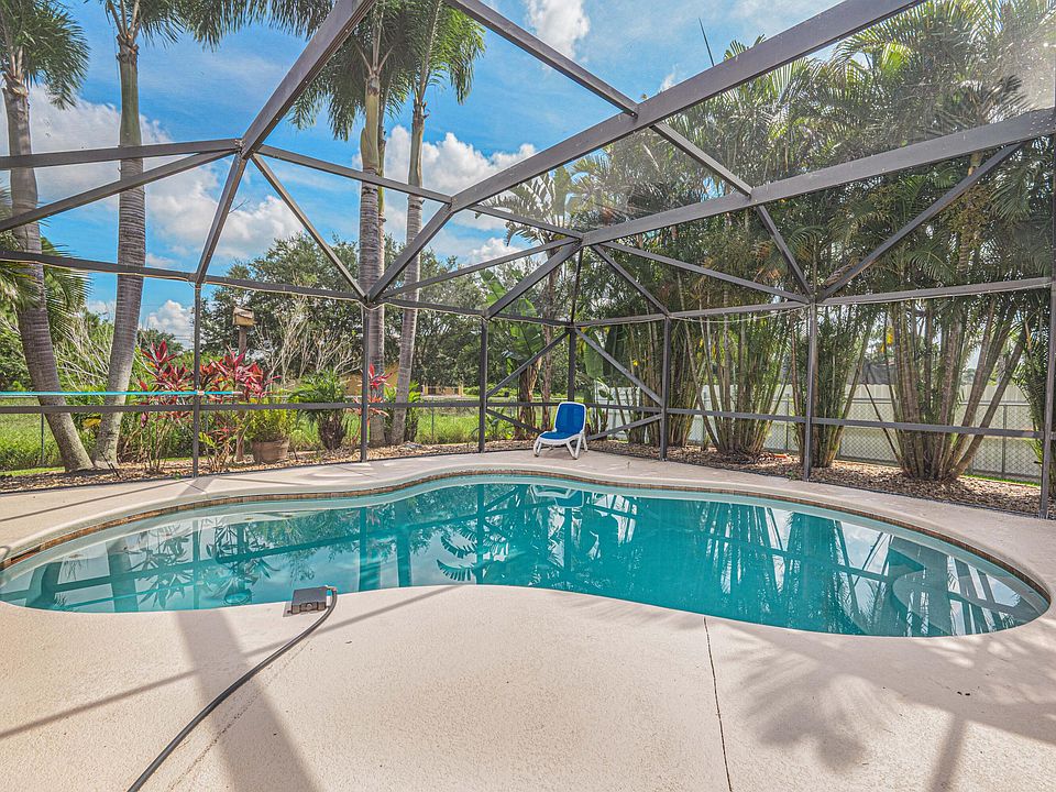 1st image of 581 SW Lairo A Avenue