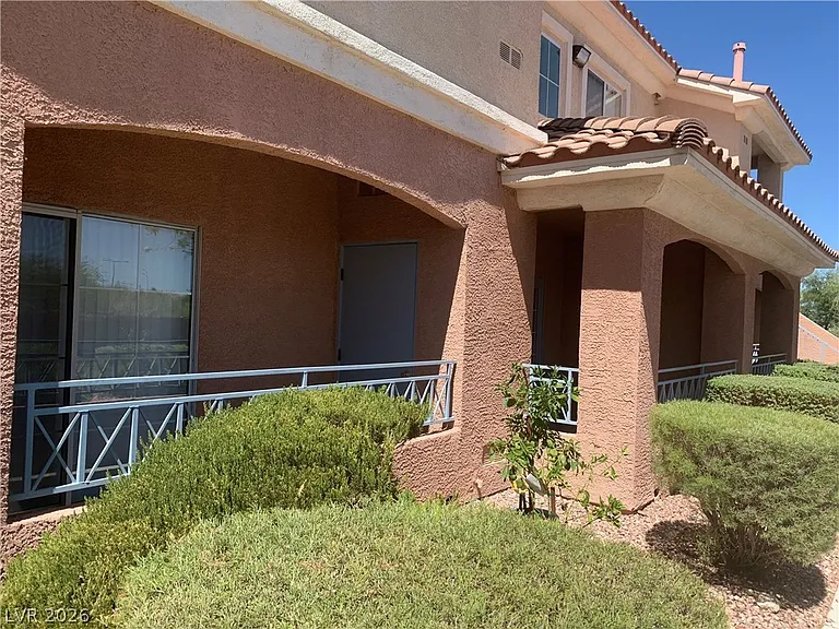 424 Pine Haven St #106 — Photo 32