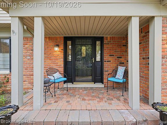 4th image of 1795 N Lake Dr