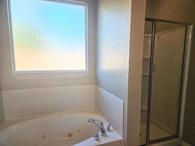 2341 Clairborne Dr — Photo 14