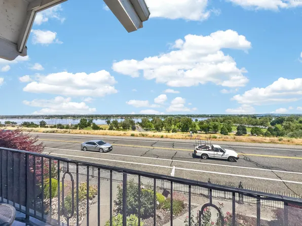 2401 W Canal Dr #D-1, Kennewick, WA 99336