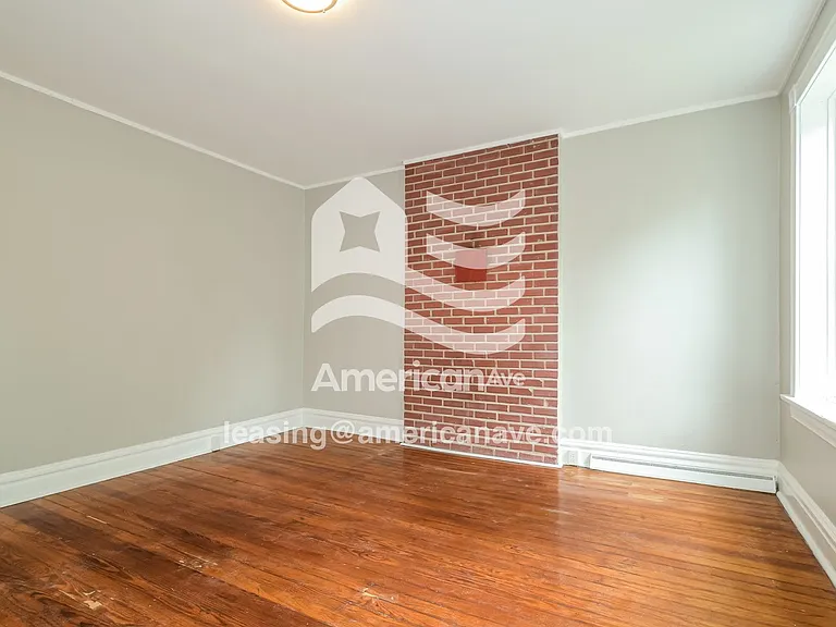 1031599_004_living_room_13889327.jpg