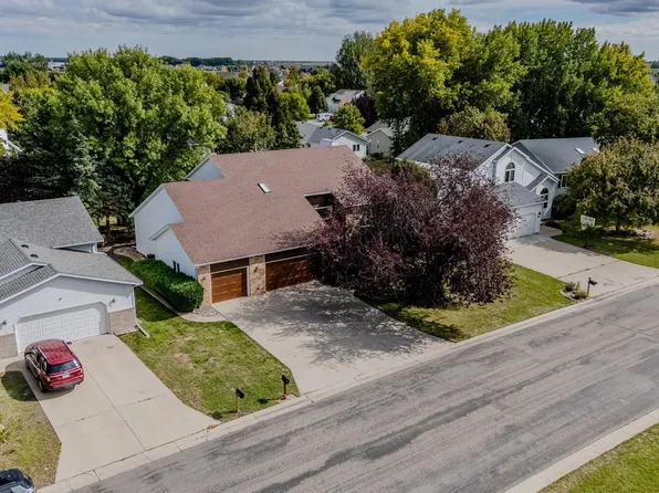 1814 32nd St S, Moorhead, MN 56560