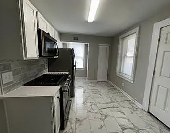 740 W 36th St #1-2-4 — Photo 5