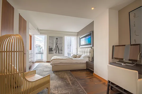 Rented by Douglas Elliman | media 18