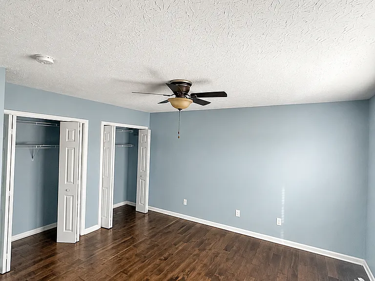 515 Hoffman Dr #2 — Photo 3