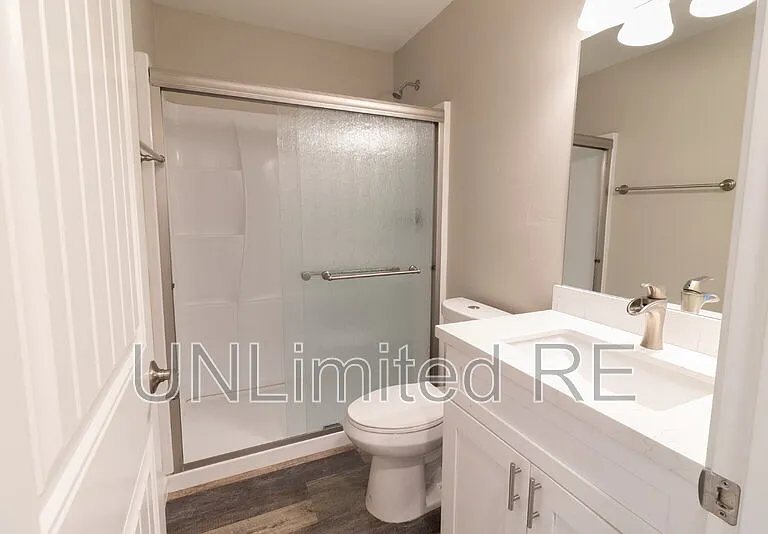 216 E Zuni Dr — Photo 9