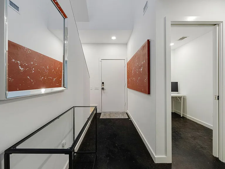 824 Ruthven St — Photo 23