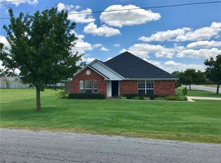 711 Spence Rd, Van Alstyne, TX 75495