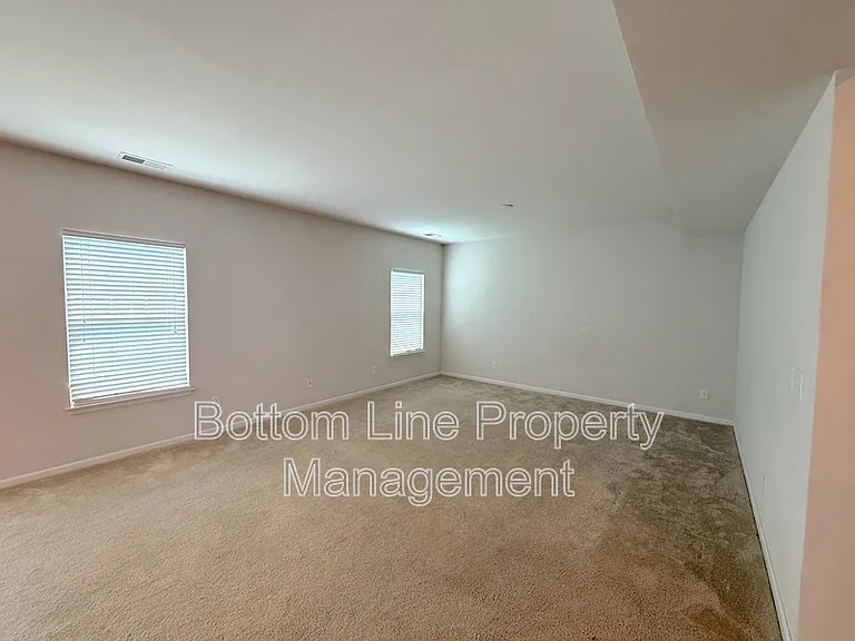 1524 Bailiff Ct SW — Photo 7